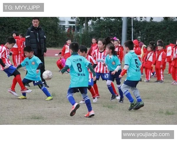 中国足球小将队奋勇拼搏展现青春风采助力中国足球未来发展